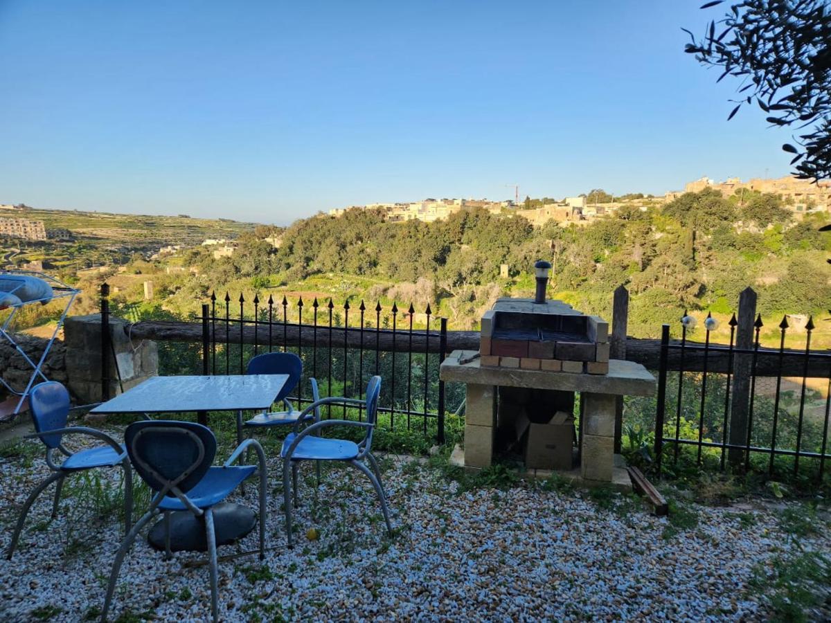 Gozo Relax Haven: Ensuite Room with Shared Pool B&B Ghajn il-Kbira  Exterior photo