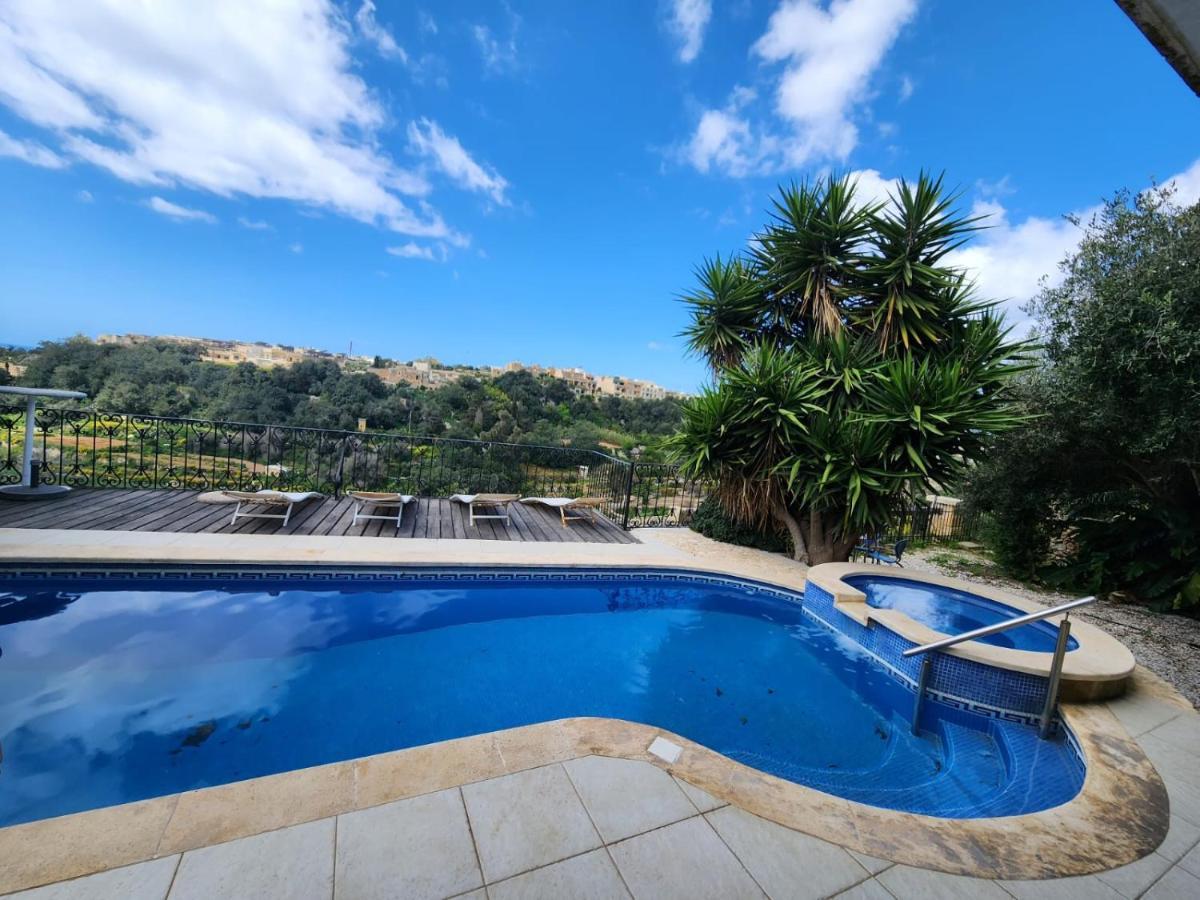 Gozo Relax Haven: Ensuite Room with Shared Pool B&B Ghajn il-Kbira  Exterior photo