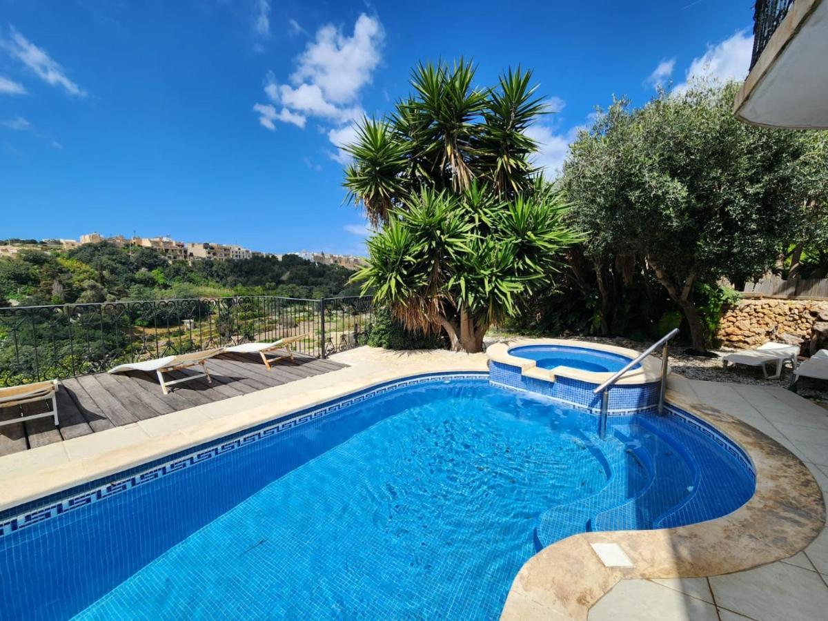 Gozo Relax Haven: Ensuite Room with Shared Pool B&B Ghajn il-Kbira  Exterior photo