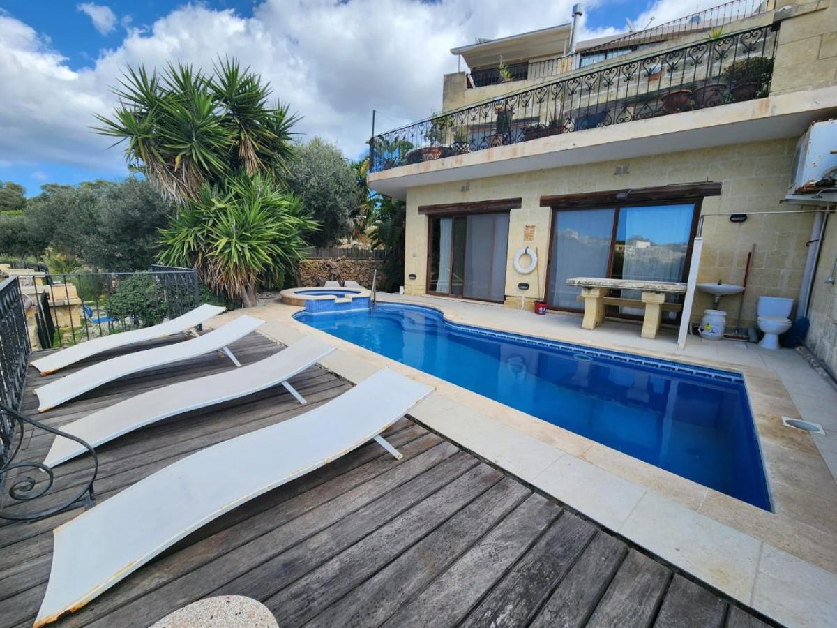 Gozo Relax Haven: Ensuite Room with Shared Pool B&B Ghajn il-Kbira  Exterior photo