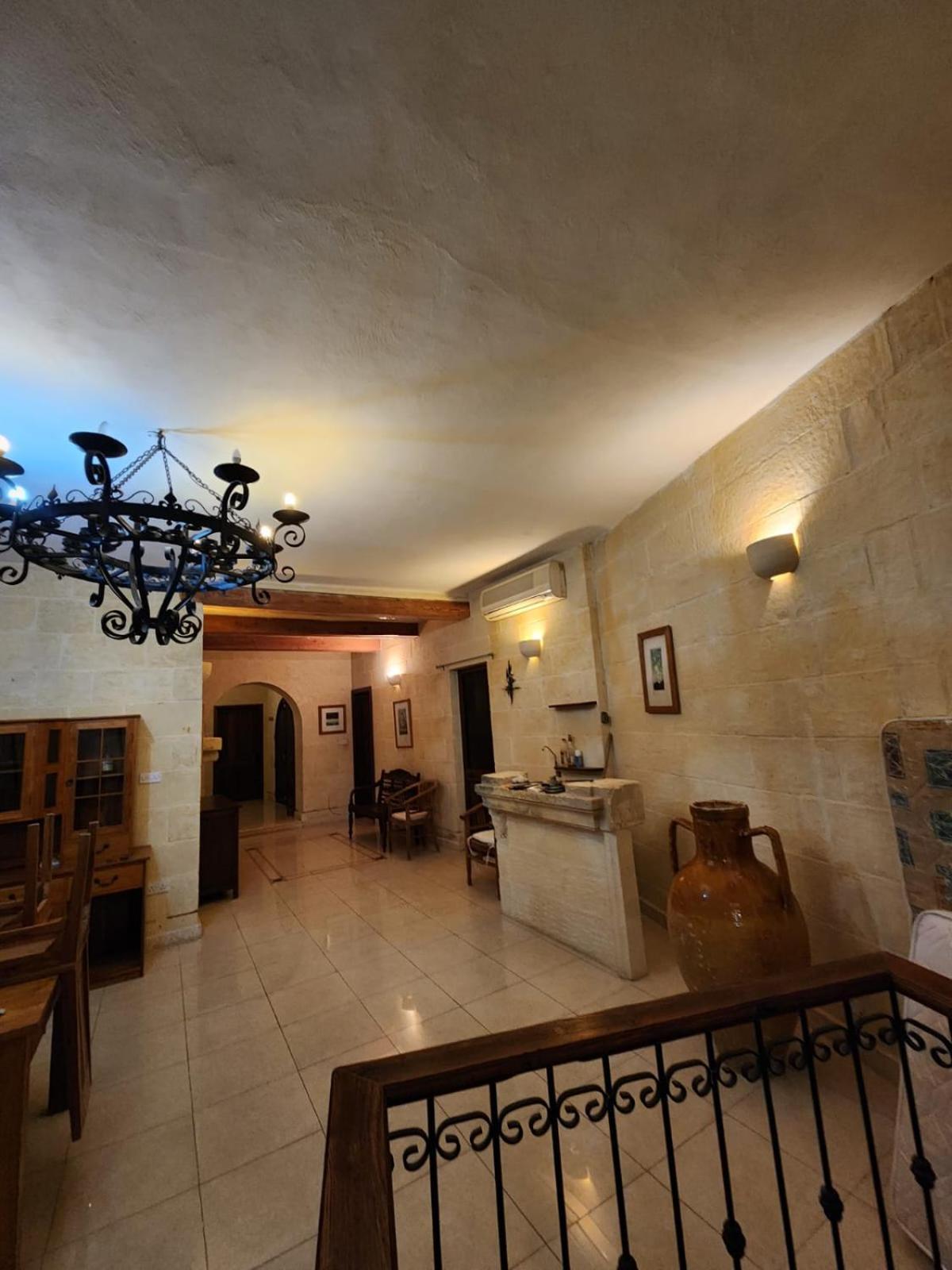 Gozo Relax Haven: Ensuite Room with Shared Pool B&B Ghajn il-Kbira  Exterior photo