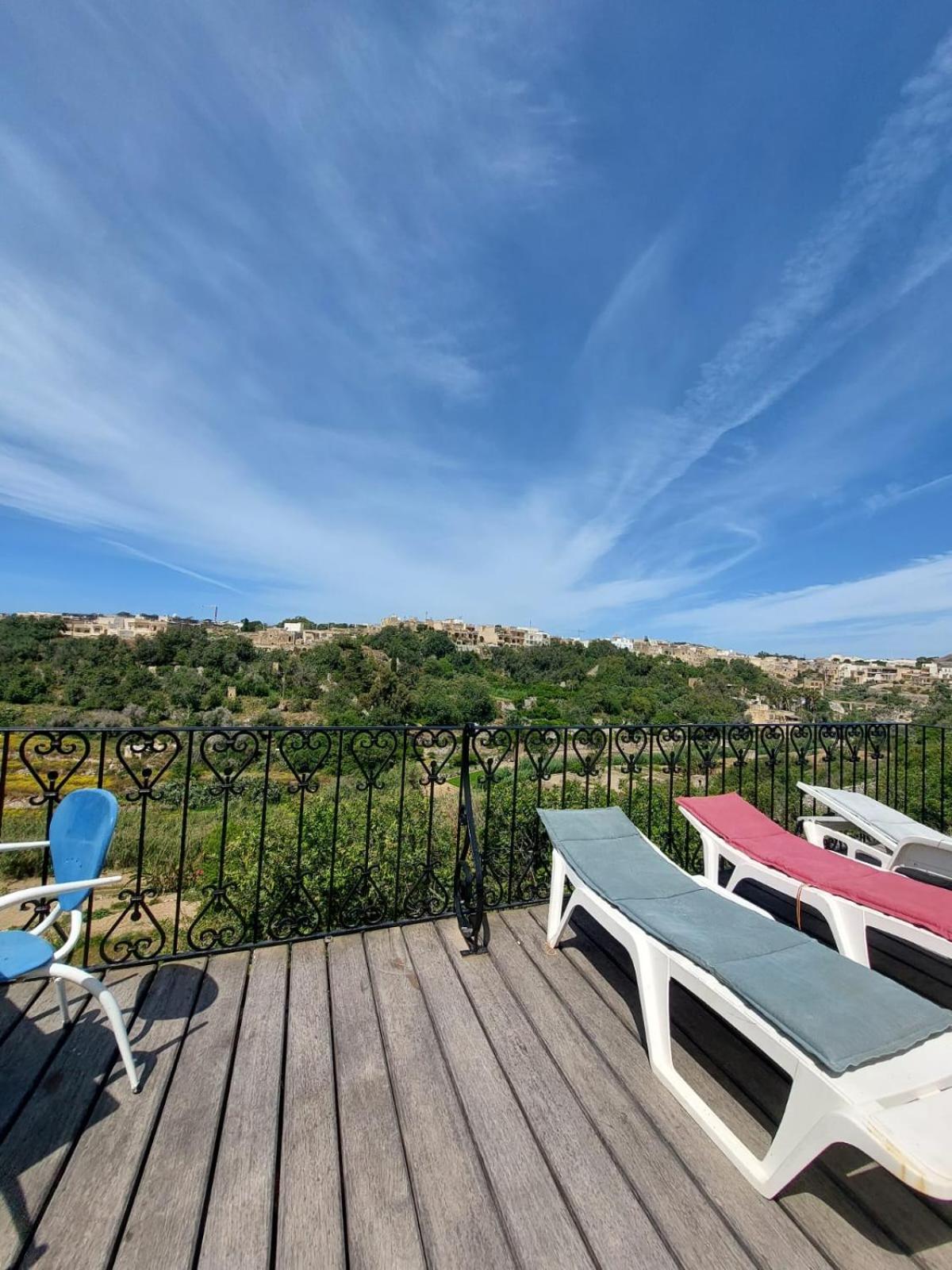 Gozo Relax Haven: Ensuite Room with Shared Pool B&B Ghajn il-Kbira  Exterior photo
