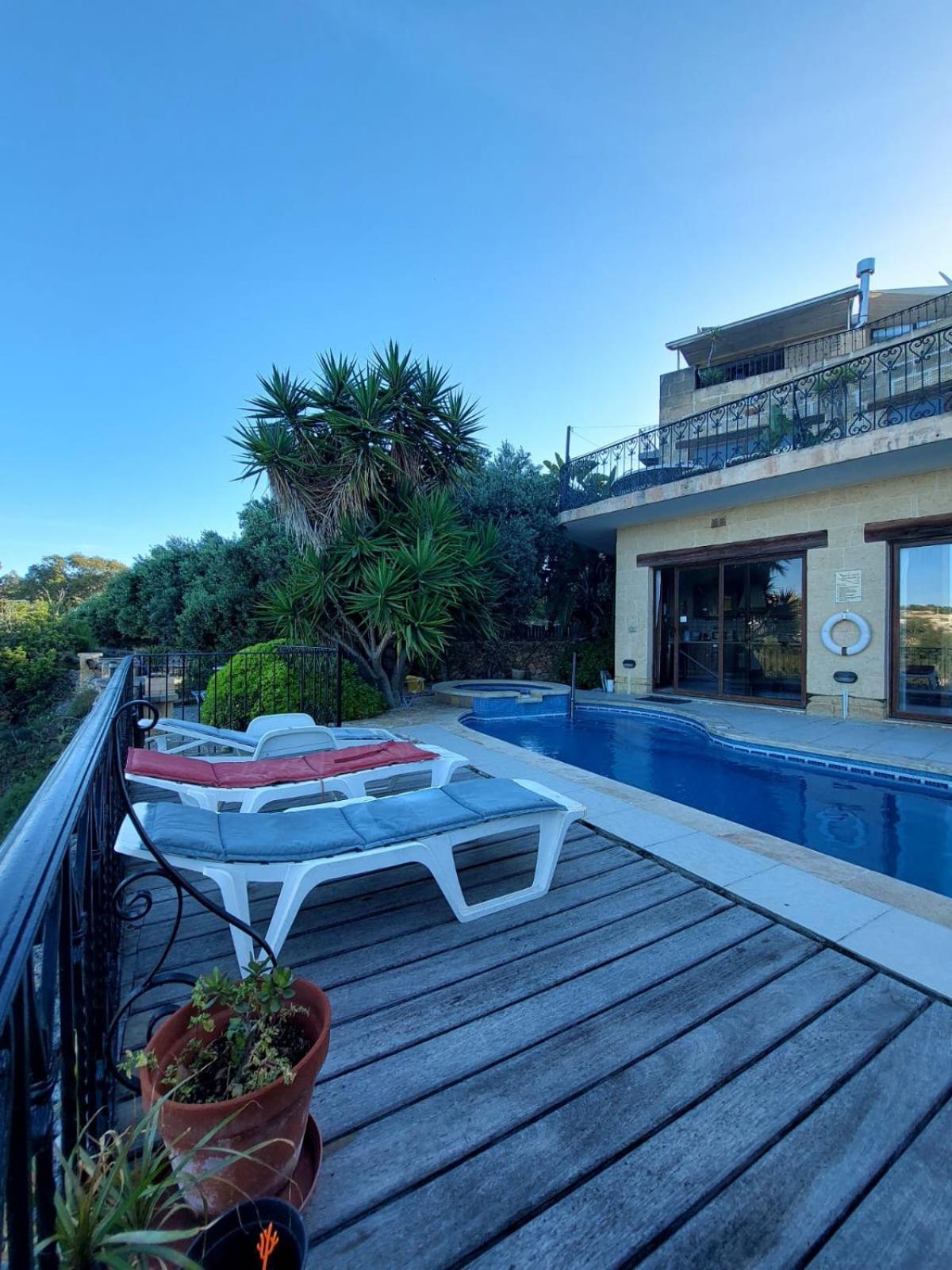 Gozo Relax Haven: Ensuite Room with Shared Pool B&B Ghajn il-Kbira  Exterior photo